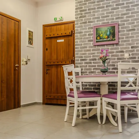 Apartmanhotel Lions Nine 3*