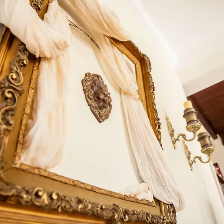 九号雄狮酒店 4* Mourésion