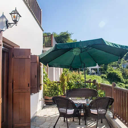 九号雄狮酒店 4*