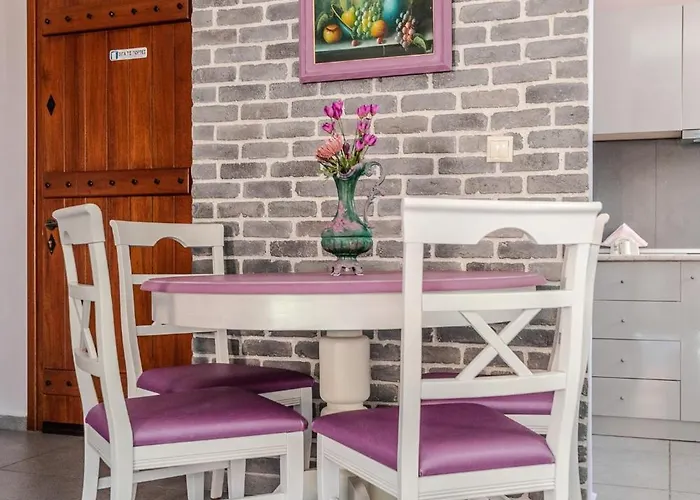 Lions Nine Aparthotel